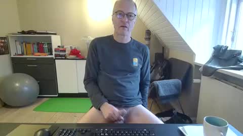 Snapshot of hanse_1 chatting on December 12, 2024, 9:51 am Hanse online show from December 12, 2024, 9:51 am