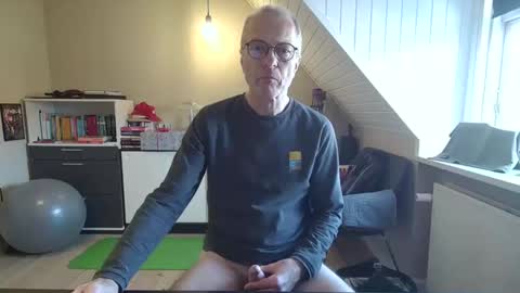 Snapshot of hanse_1 chatting on December 20, 2024, 10:38 am Hanse online show from December 20, 2024, 10:38 am