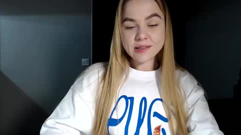 Snapshot of happy_fox_ chatting on February 5, 2025, 8:46 pm happy_fox_ online show from February 5, 2025, 8:46 pm