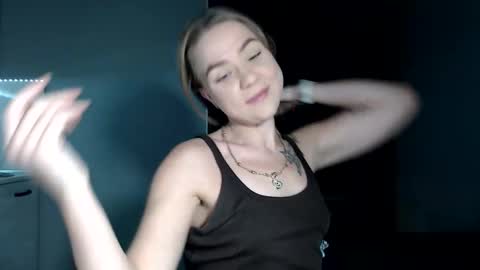 Snapshot of happy_fox_ chatting on November 24, 2025, 9:47 pm happy_fox_ online show from November 24, 2025, 9:47 pm