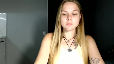 happy_fox_ online show from June 30, 2026, 9:16 pm