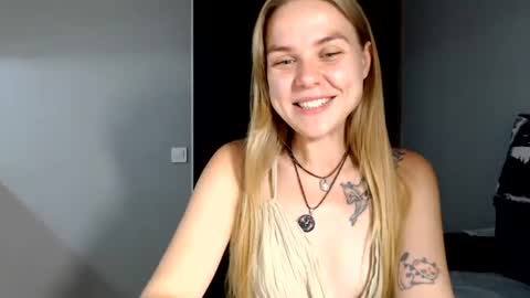 happy_fox_ online show from July 5, 2026, 9:55 pm