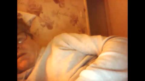 Snapshot of happychappy200419 chatting on November 9, 2025, 5:44 pm happychappy200419 online show from November 9, 2025, 5:44 pm