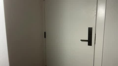 hard4you242 online show from November 4, 2025, 2:43 am