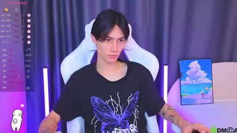 Mark online show from December 1, 2025, 12:43 pm