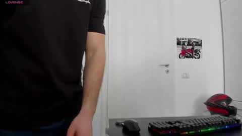 Snapshot of hard_chriss chatting on March 24, 2026, 10:09 am Hard Cock online show from March 24, 2026, 10:09 am