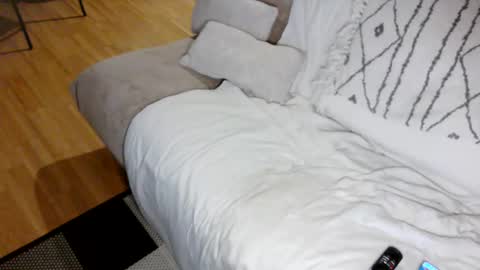 Snapshot of hard_out_here chatting on December 21, 2025, 2:08 am Chris online show from December 21, 2025, 2:08 am