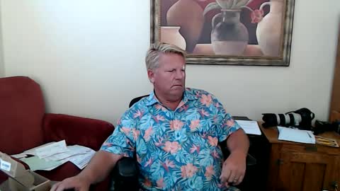 Snapshot of hardblondcouplehawaii chatting on April 14, 2026, 11:44 pm Steele and Cassie online show from April 14, 2026, 11:44 pm