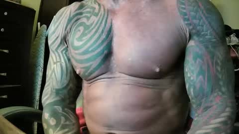 Snapshot of hardbody205a chatting on December 2, 2025, 9:43 pm hardbody205a online show from December 2, 2025, 9:43 pm