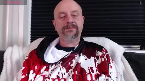 Snapshot of hardmrlazy chatting on December 1, 2024, 7:36 pm MrLazy online show from December 1, 2024, 7:36 pm