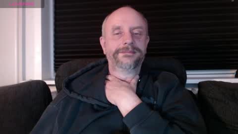 Snapshot of hardmrlazy chatting on February 21, 2025, 9:54 pm MrLazy online show from February 21, 2025, 9:54 pm