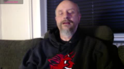 Snapshot of hardmrlazy chatting on October 5, 2025, 4:27 pm MrLazy online show from October 5, 2025, 4:27 pm