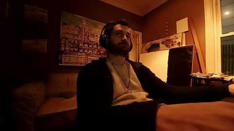 Snapshot of hardswtch chatting on November 18, 2025, 12:05 am Tom online show from November 18, 2025, 12:05 am