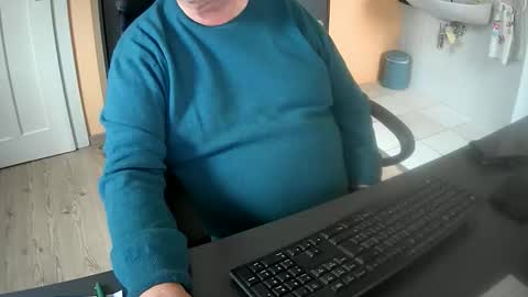 Snapshot of hardy3251 chatting on October 7, 2025, 2:47 pm hardy3251 online show from October 7, 2025, 2:47 pm