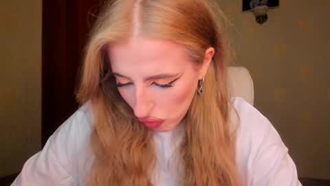 Snapshot of harley_kimm chatting on September 22, 2025, 5:31 am Julia online show from September 22, 2025, 5:31 am