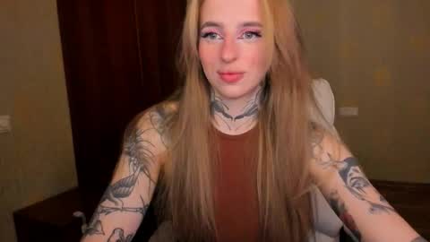 Snapshot of harley_kimm chatting on September 30, 2025, 5:12 am Julia online show from September 30, 2025, 5:12 am