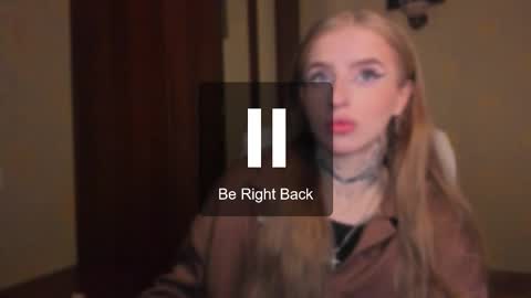 Julia online show from November 25, 2025, 5:29 am