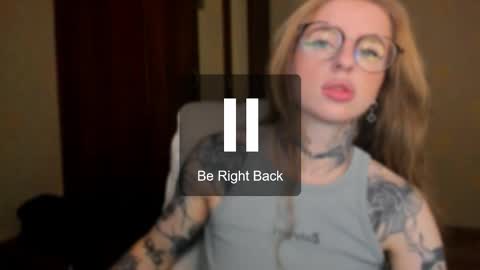 Julia online show from November 28, 2025, 5:21 am