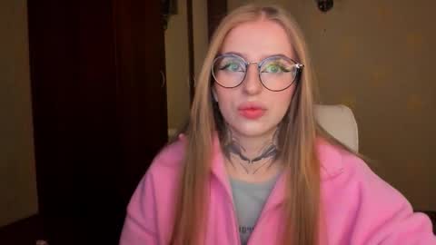 Julia online show from January 6, 2026, 5:33 am