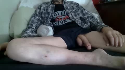 Snapshot of harry1cannary chatting on February 10, 2026, 7:29 pm harry1cannary online show from February 10, 2026, 7:29 pm