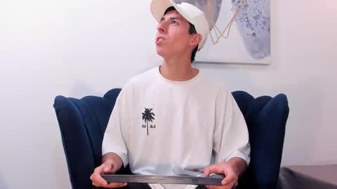   H  K   online show from October 8, 2025, 8:50 pm