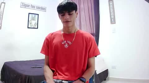 Snapshot of harrythomson1 chatting on December 3, 2025, 5:11 pm harry thomson online show from December 3, 2025, 5:11 pm