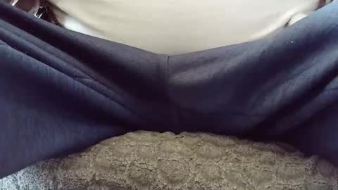 Snapshot of hartl1112 chatting on September 9, 2025, 8:03 am hartl1112 online show from September 9, 2025, 8:03 am