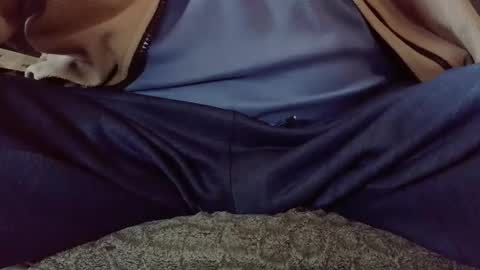 Snapshot of hartl1112 chatting on October 5, 2025, 5:39 am hartl1112 online show from October 5, 2025, 5:39 am