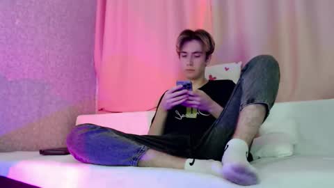 harvey_foster online show from November 26, 2025, 11:11 am