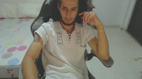 Snapshot of hasani_savala chatting on October 19, 2025, 4:57 am Hasani online show from October 19, 2025, 4:57 am