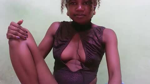 Snapshot of hasleyinah chatting on April 16, 2026, 9:39 pm hasleyinah online show from April 16, 2026, 9:39 pm
