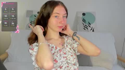 Lola online show from November 5, 2025, 8:03 am