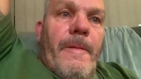 Snapshot of hawks2113 chatting on December 17, 2024, 9:27 pm hawks2113 online show from December 17, 2024, 9:27 pm