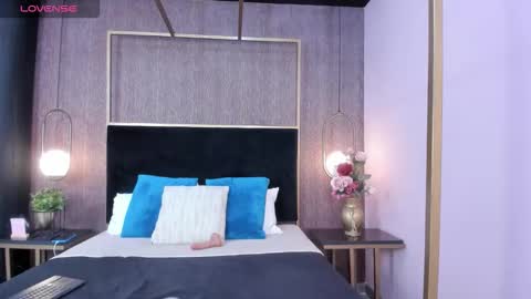 Hayli  online show from March 28, 2026, 7:35 pm