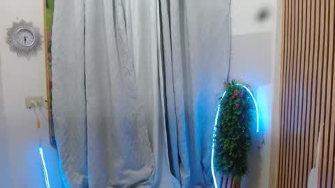 Snapshot of hazel_joy chatting on October 13, 2025, 4:18 pm hazel_joy online show from October 13, 2025, 4:18 pm