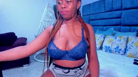 hazel_lanee online show from November 15, 2025, 5:27 am