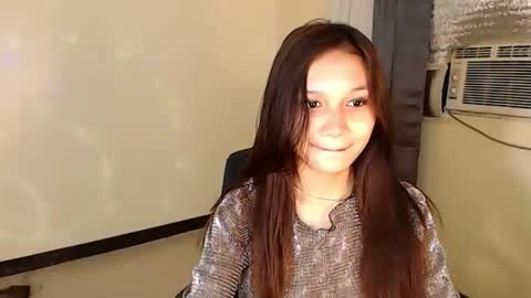 Snapshot of hazel_loves_you143 chatting on September 16, 2025, 5:30 am hazel_loves_you143 online show from September 16, 2025, 5:30 am