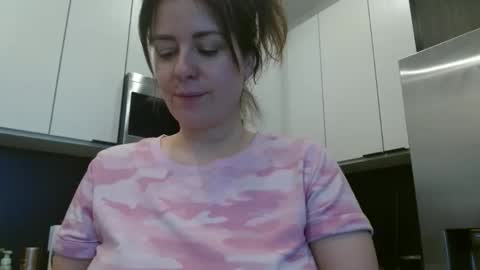 Hazel online show from March 30, 2026, 9:49 pm