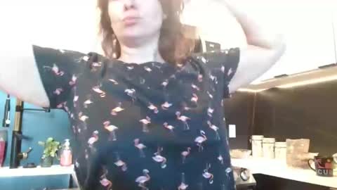 Snapshot of hazel_skye chatting on June 3, 2026, 2:55 pm Hazel online show from June 3, 2026, 2:55 pm