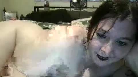 Snapshot of hazelbasil32728 chatting on February 20, 2026, 2:06 pm hazelbasil32728 online show from February 20, 2026, 2:06 pm