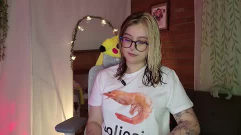 Snapshot of hazelbrownn23 chatting on February 25, 2026, 2:32 am Hazel Brown online show from February 25, 2026, 2:32 am