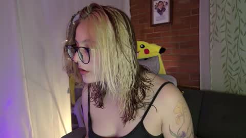 Snapshot of hazelbrownn23 chatting on February 27, 2026, 2:44 am Hazel Brown online show from February 27, 2026, 2:44 am