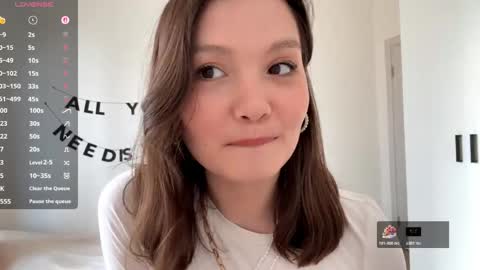 Kira online show from May 14, 2026, 1:18 pm