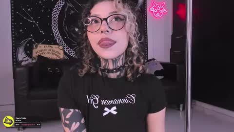 Hazell Witch online show from October 20, 2025, 4:51 pm