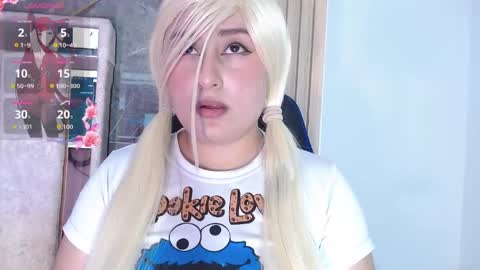 hazumi_tsu online show from May 16, 2026, 7:45 pm