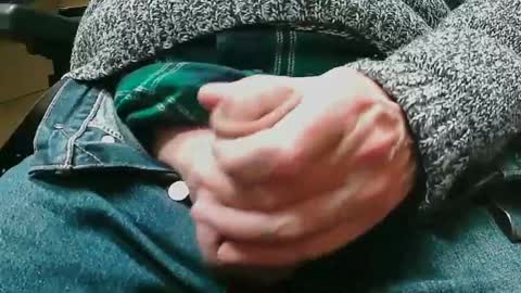 Snapshot of hdmaturecutcock chatting on December 13, 2024, 2:27 pm Eddy online show from December 13, 2024, 2:27 pm