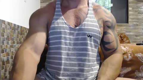 Snapshot of healedcarioca chatting on January 12, 2025, 2:19 pm Brazilian bigdick online show from January 12, 2025, 2:19 pm