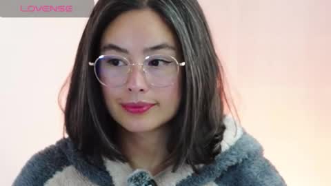 hearmymoans_18 online show from February 5, 2026, 9:41 pm