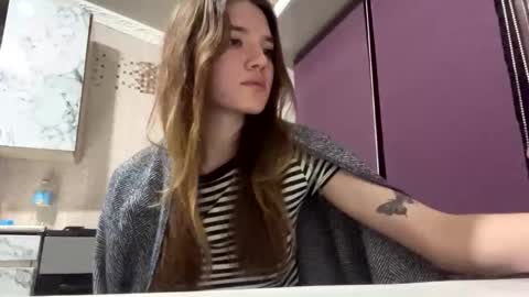 Lili online show from March 17, 2026, 2:20 pm