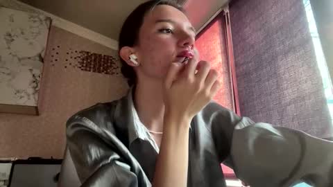 Lili online show from March 27, 2026, 12:16 pm